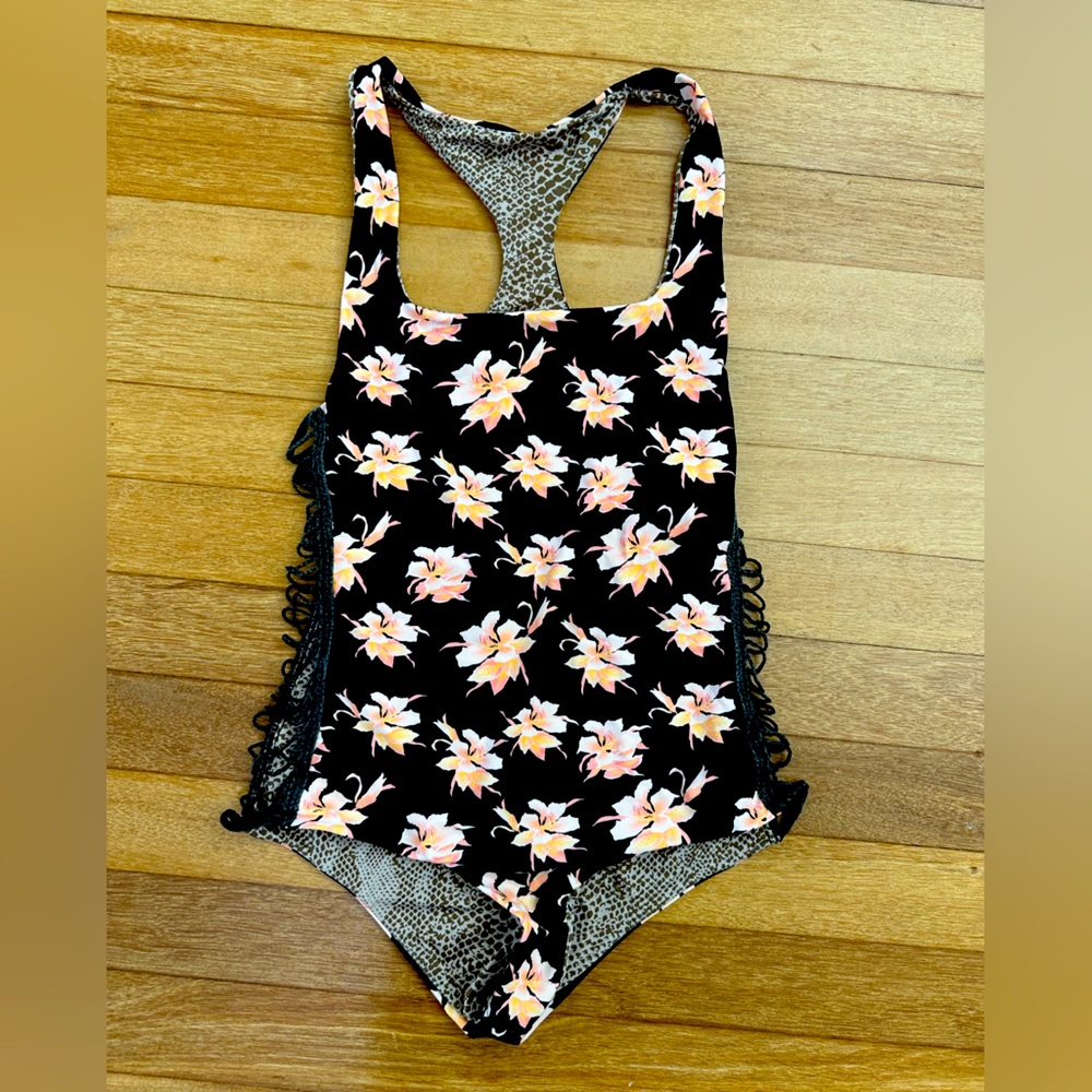 Acacia One Piece